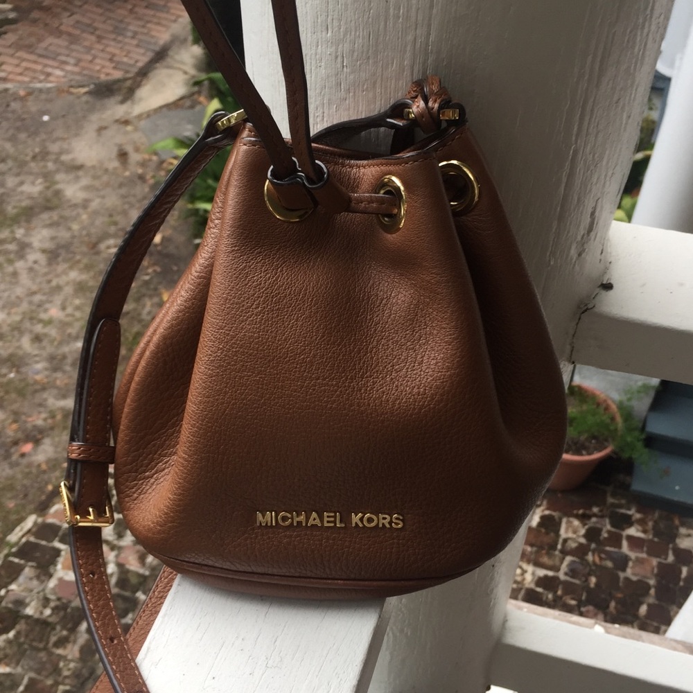 Micheal Kors Drawstring Crossbody Bag